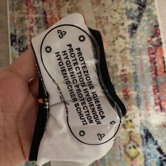 Cupshe One Piece Swimsuit - Picture 6 of 10